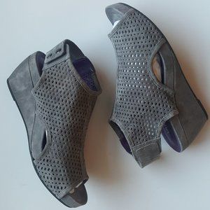 NWOT -Womens Vaneli Gray Suede Wedge Sandals - 8.5
